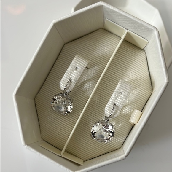 SWAROVSKI MILLENIA WHITE Silver Halo Crystal Earrings BRAND NEW - Picture 3 of 4